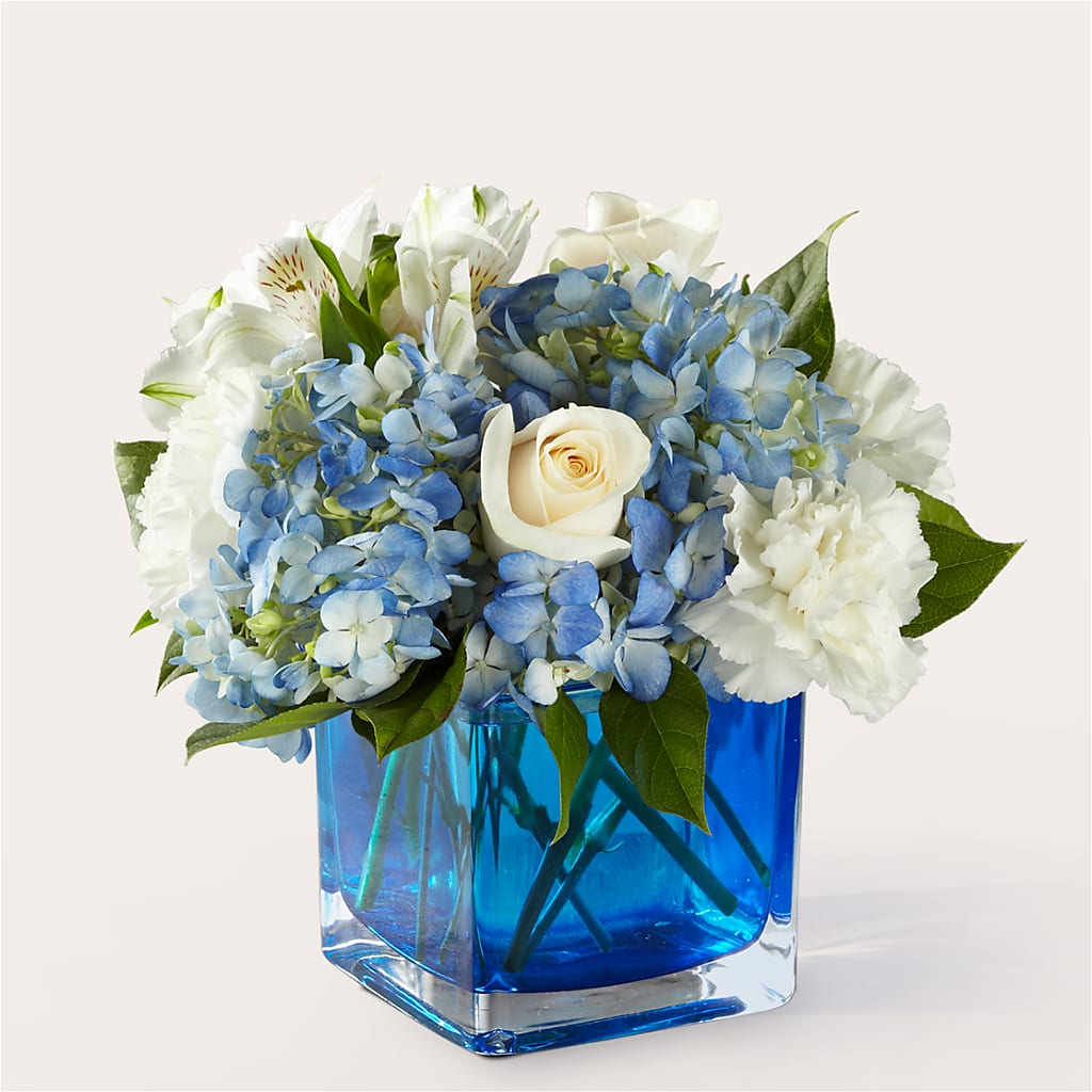 Soothing Waters Bouquet – Dejavu Florist And Balloons, Durham NC