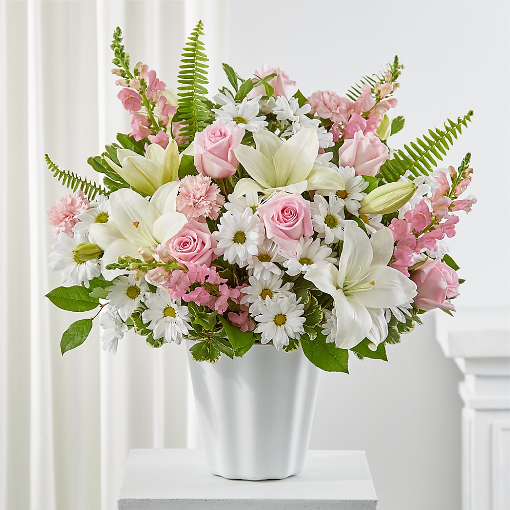 Soft Touch Tabletop Basket – Dejavu Florist And Balloons, Durham NC