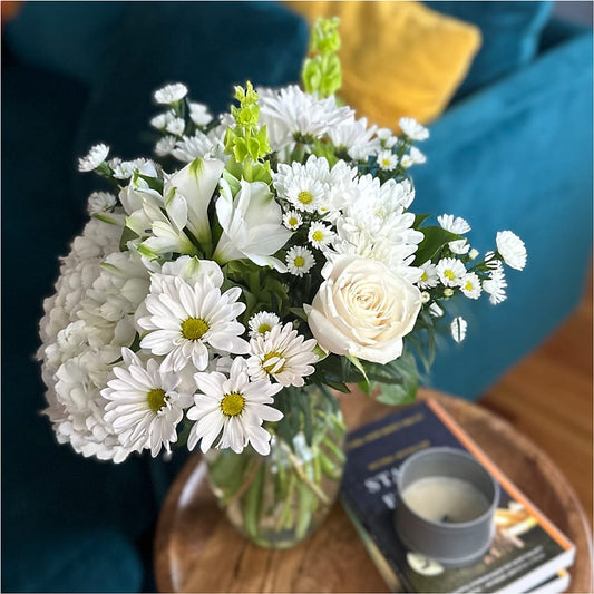 Classic Ivory – A Florist Original – Dejavu Florist And Balloons, Durham NC