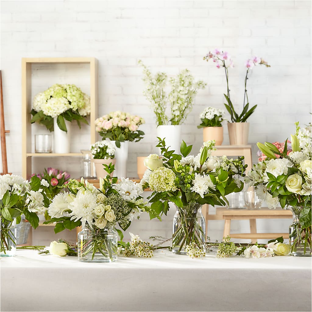 Classic Ivory – A Florist Original – Dejavu Florist And Balloons, Durham NC
