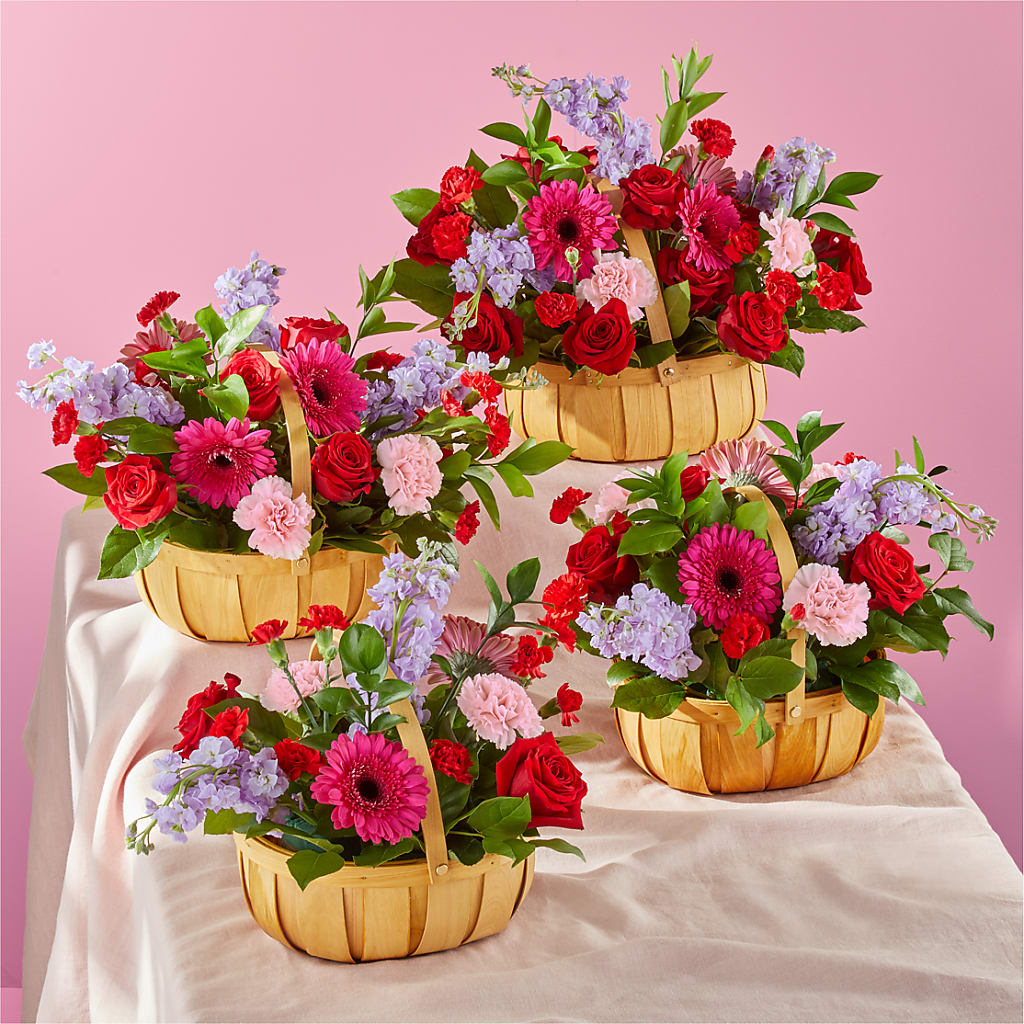 Pink Picnic Basket –  Dejavu Florist And Balloons, Durham NC