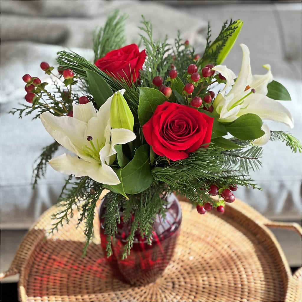 Evergreen Delight Bouquet –  Dejavu Florist And Balloons, Durham NC