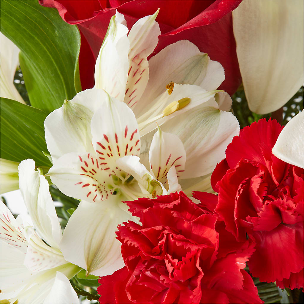 Holiday Season Bouquet –  Dejavu Florist And Balloons, Durham NC