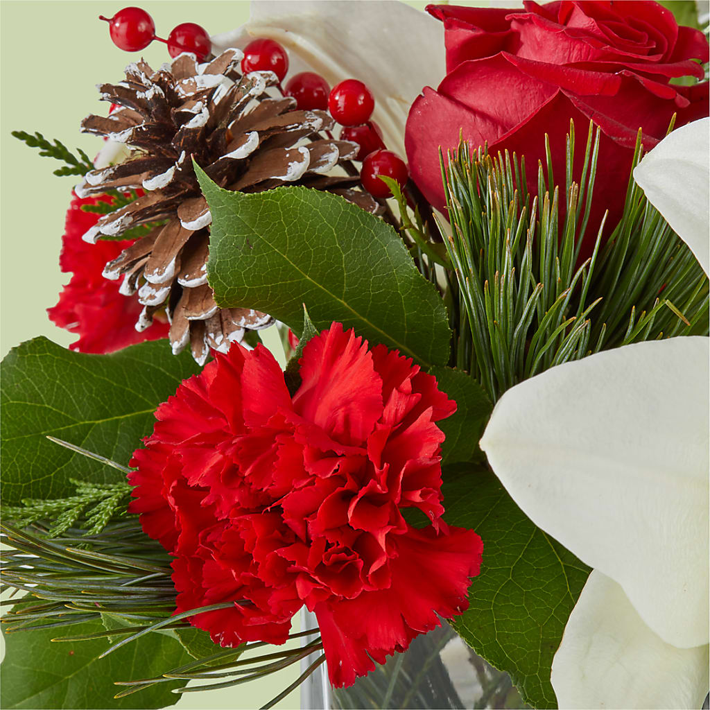 Glistening Icicles Bouquet –  Dejavu Florist And Balloons, Durham NC
