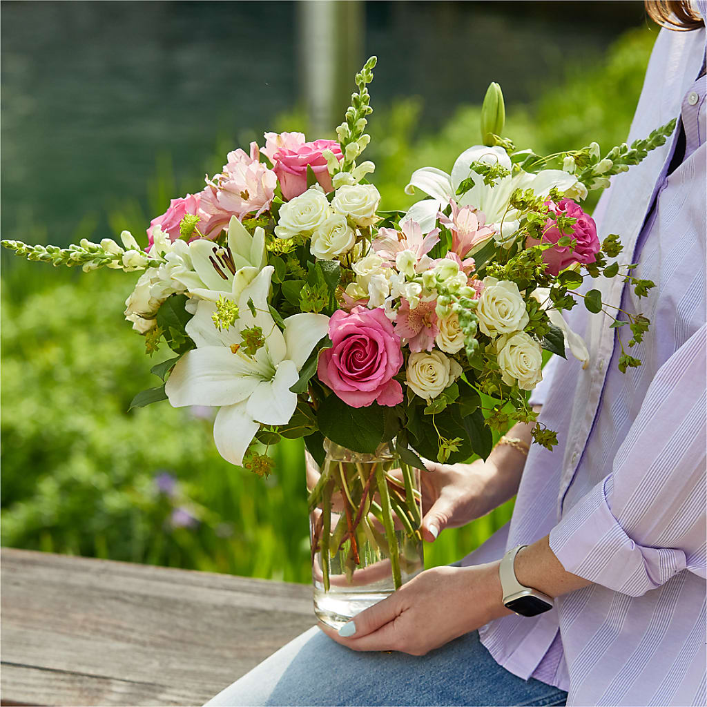 Fondly Bouquet –  Dejavu Florist And Balloons, Durham NC