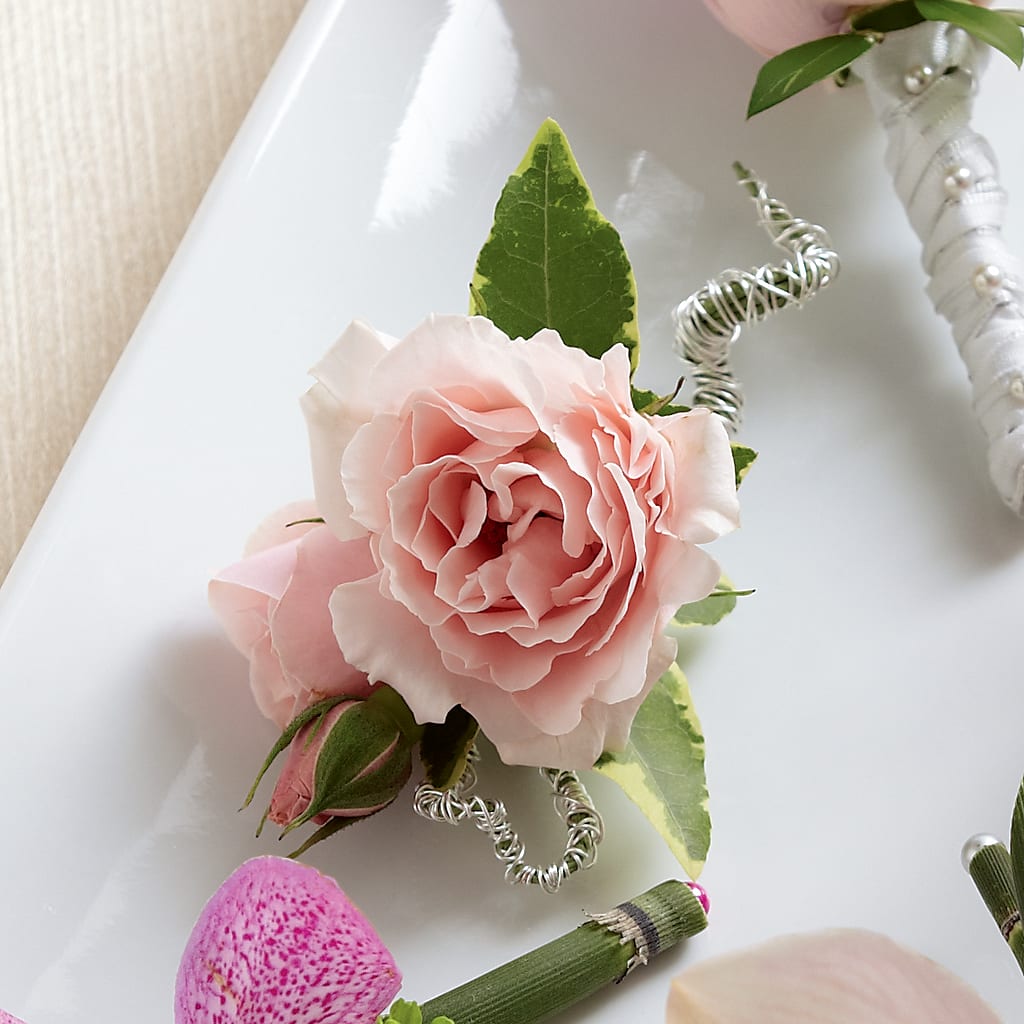 Pink Spray Rose Boutonniere –  Dejavu Florist And Balloons, Durham NC